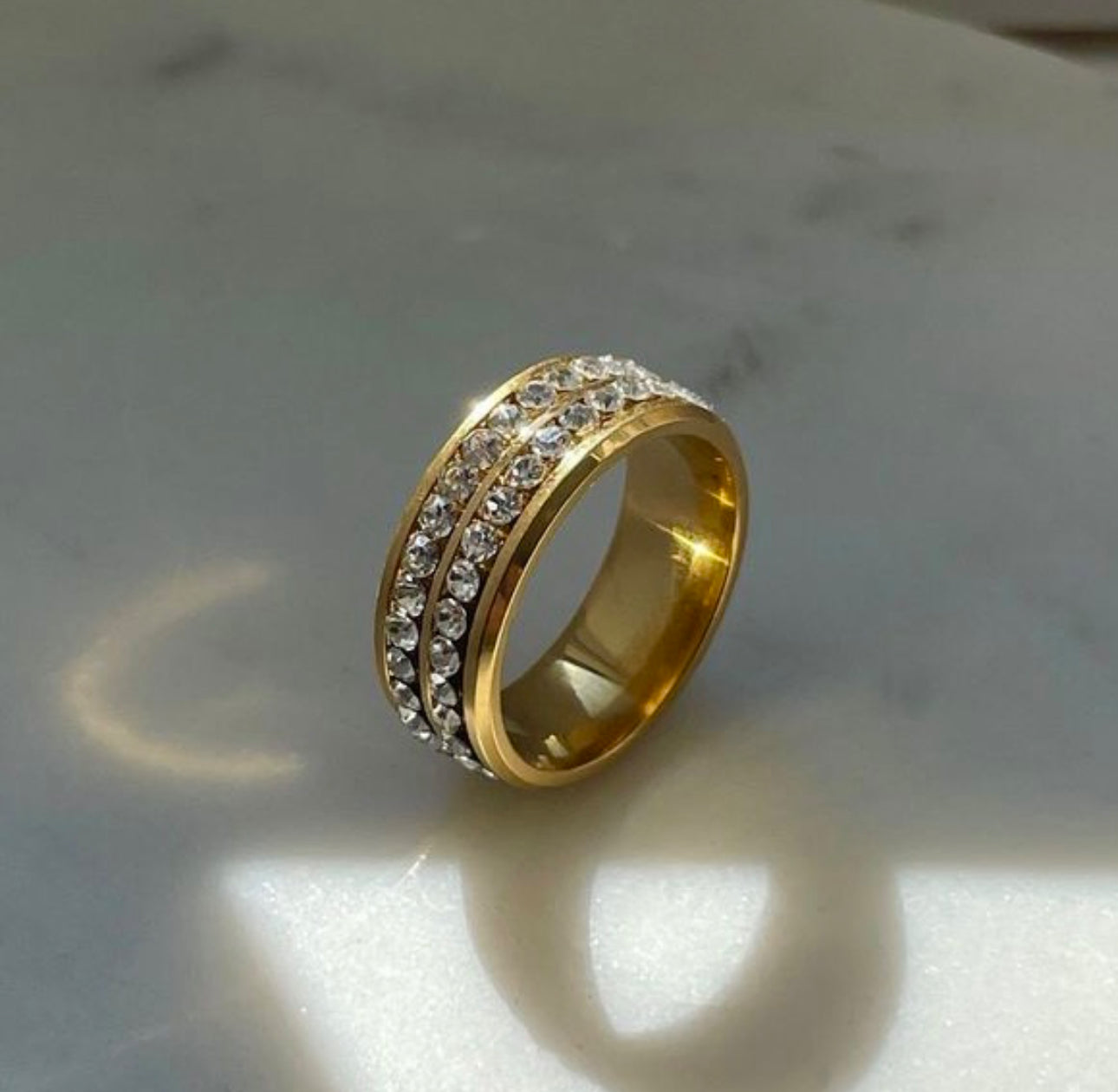 Amore ring gold